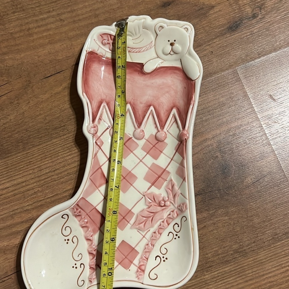 NOBLE EXCELLENCECHRISTMAS SNACK PLATE /SERVING PLATE STOCKING -SO CUTE - Picture 2 of 4